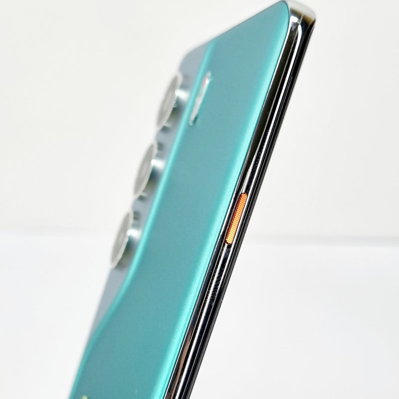 TECNO CAMON 40 PRO 5G (8GB / 256GB)